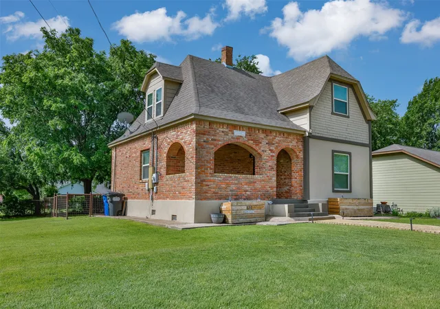 Homes for sale in Lindsay, TX | 230 E Main St, Lindsay, TX 76250 | MLS# 21252668