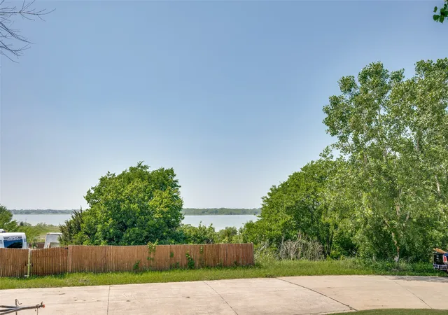 Homes for sale in Little Elm, TX | 813 Ponderosa Rdg, Little Elm, TX 75068 | MLS# 21252309