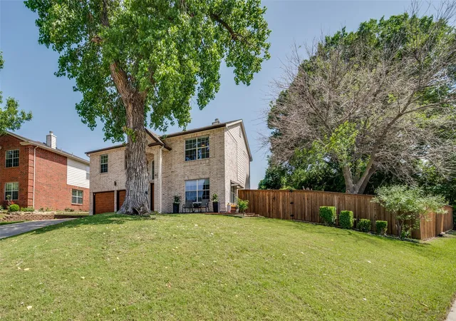 Photo 2 of Single family home for sale at 813 Ponderosa Rdg, Little Elm, TX 75068 | MLS# 21252309 | Listing updated on 2026-08-24