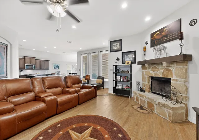Photo 2 of Single family home for sale at 1522 Grassy Meadows Dr, Joshua, TX 76058 | MLS# 21252445 | Listing updated on 2026-08-21