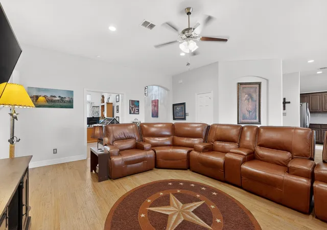 Photo 3 of Single family home for sale at 1522 Grassy Meadows Dr, Joshua, TX 76058 | MLS# 21252445 | Listing updated on 2026-08-21