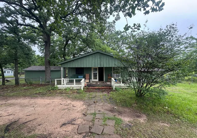 Homes for sale in Tool, TX | 812 Cedarcrest Dr, Tool, TX 75143 | MLS# 21251687