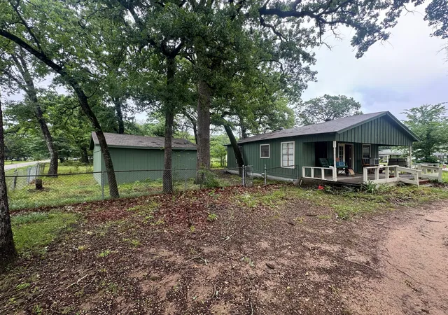 Homes for sale in Tool, TX | 812 Cedarcrest Dr, Tool, TX 75143 | MLS# 21251687