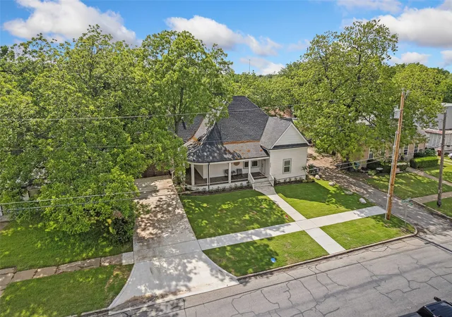 Homes for sale in Sherman, TX | 700 S Crockett St, Sherman, TX 75090 | MLS# 21253787
