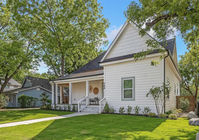 Homes for sale in Sherman, TX | 700 S Crockett St, Sherman, TX 75090 | MLS# 21253787