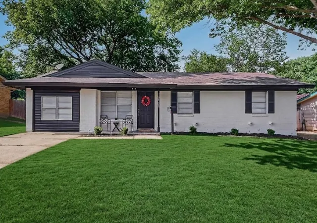 Homes for sale in Irving, TX | 2725 Wesleyan Dr, Irving, TX 75062 | MLS# 21253794
