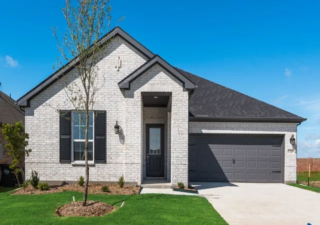 Photo 3 of Single family home for sale at 1128 Redcoat Dr, Forney, TX 75126 | MLS# 21253884 | Listing updated on 2026-09-30