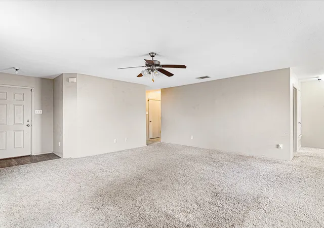 Photo 4 of Single family home for sale at 1201 Vicksburg Dr, Ennis, TX 75119 | MLS# 21252466 | Listing updated on 2026-08-24