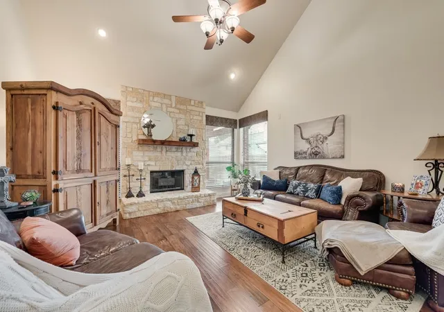Photo 3 of Sale Pending at 7040 Sea Star Dr, Grand Prairie, TX 75054 | MLS# 21252954 | Listing updated on 2026-07-26