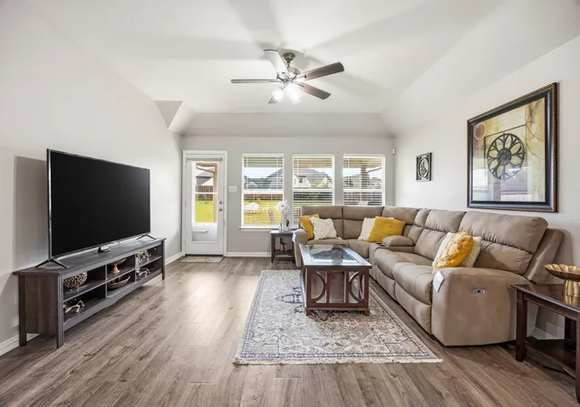 Photo 2 of Single family home for sale at 906 Horizon Ridge Cir, Little Elm, TX 75068 | MLS# 21245216 | Listing updated on 2026-07-08