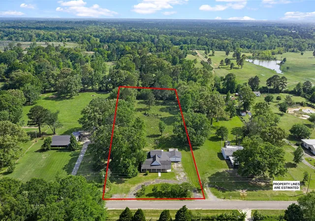 Single family home for sale at 10553 White Oak Dr, Keithville, LA 71047 | MLS# 21253389