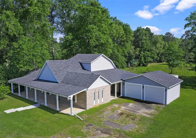 Photo 4 of Single family home for sale at 10553 White Oak Dr, Keithville, LA 71047 | MLS# 21253389 | Listing updated on 2026-09-22