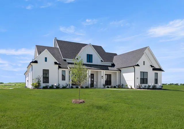 Photo 2 of Single family home for sale at 131 Adilynn Trl, Venus, TX 76084 | MLS# 21253270 | Listing updated on 2026-08-30