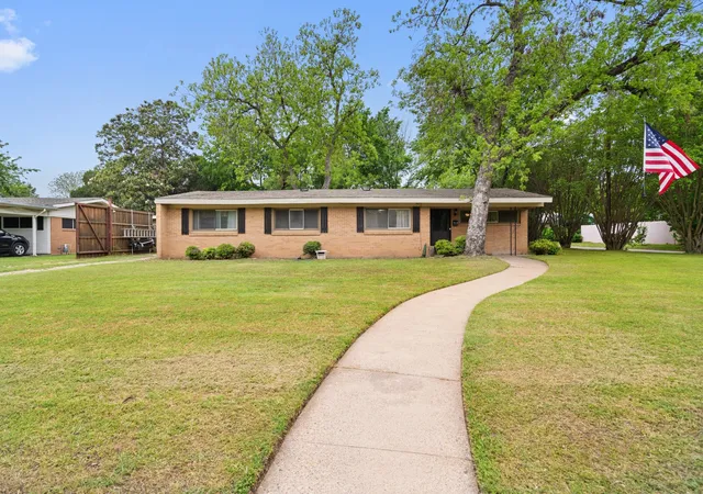 Photo 1 of Single family home for sale at 717 Van Horn Dr, Irving, TX 75060 | MLS# 21245025 | Listing updated on 2026-07-25