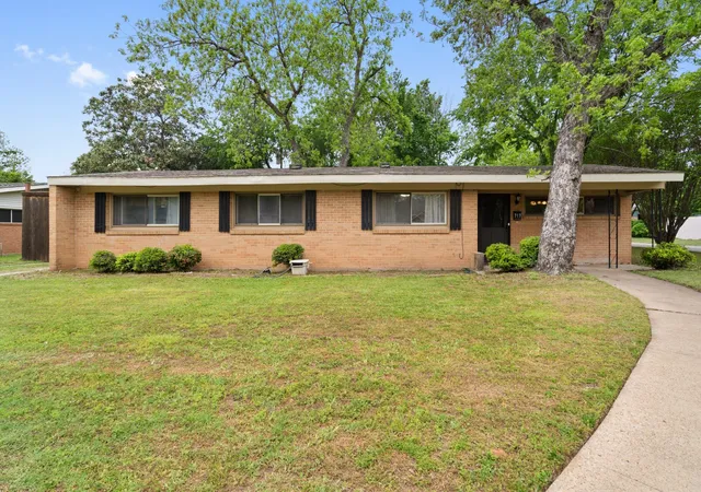 Photo 3 of Single family home for sale at 717 Van Horn Dr, Irving, TX 75060 | MLS# 21245025 | Listing updated on 2026-07-25