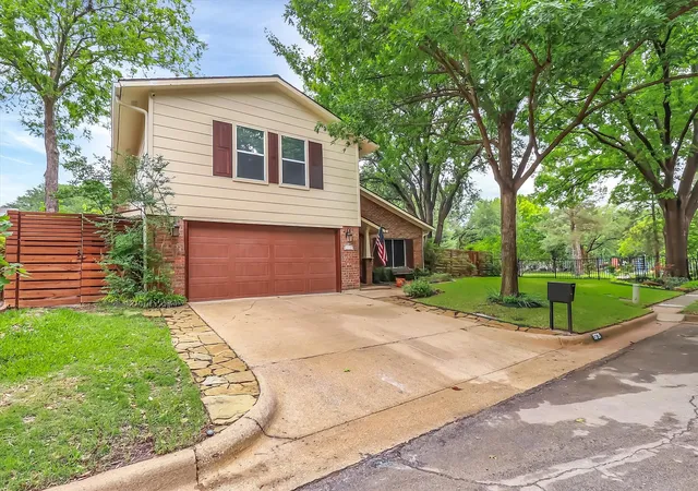 Photo 1 of Single family home for sale at 15735 Covewood Cir, Dallas, TX 75248 | MLS# 21243739 | Listing updated on 2026-07-26