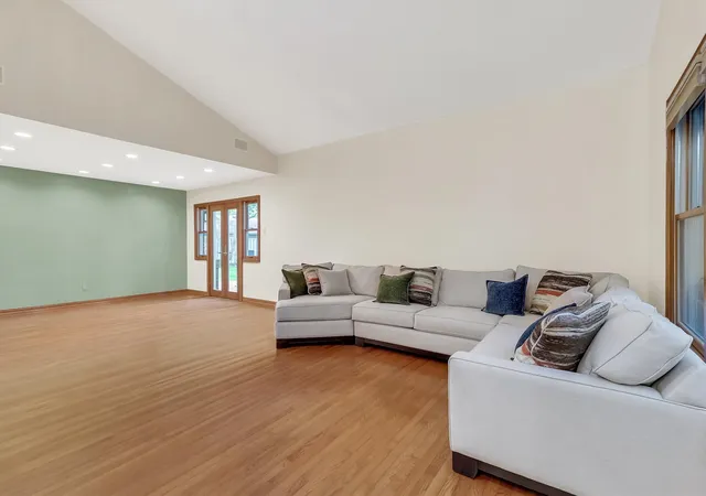 Photo 3 of Single family home for sale at 15735 Covewood Cir, Dallas, TX 75248 | MLS# 21243739 | Listing updated on 2026-07-26