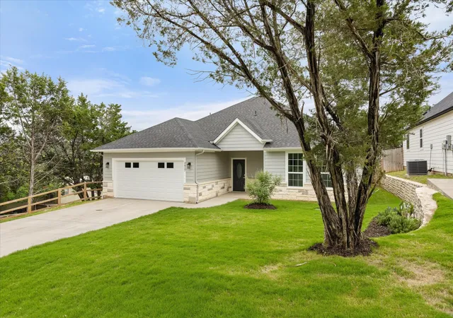 Homes for sale in Granbury, TX | 2617 Creek Dr, Granbury, TX 76048 | MLS# 21244662