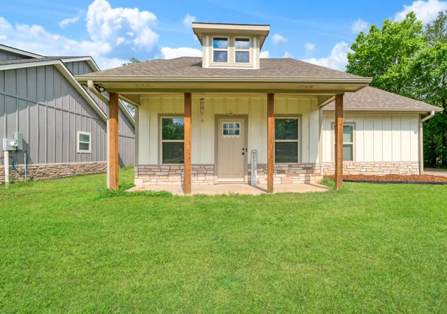 Photo 1 of Single family home for sale at 675 High St, Blossom, TX 75416 | MLS# 21254084 | Listing updated on 2026-07-13
