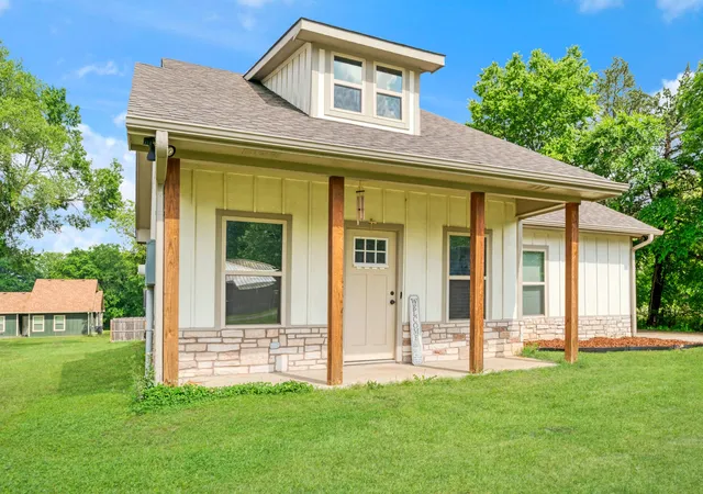 Photo 2 of Single family home for sale at 675 High St, Blossom, TX 75416 | MLS# 21254084 | Listing updated on 2026-07-13