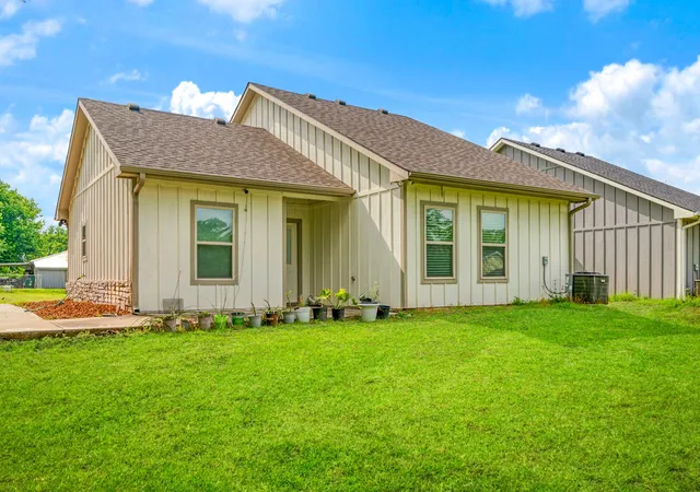 Homes for sale in Blossom, TX | 675 High St, Blossom, TX 75416 | MLS# 21254084