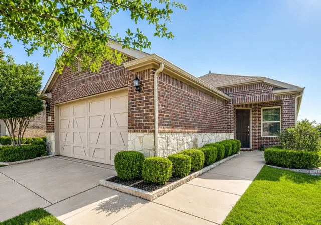 Photo 2 of Single family home for sale at 7620 Parade Dr, Little Elm, TX 76227 | MLS# 21252901 | Listing updated on 2026-08-18