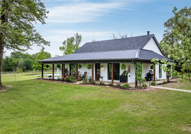 Photo 4 of House for sale at 350 Fm 1256, Eustace, TX 75124 | MLS# 21253592 | Listing updated on 2026-08-26