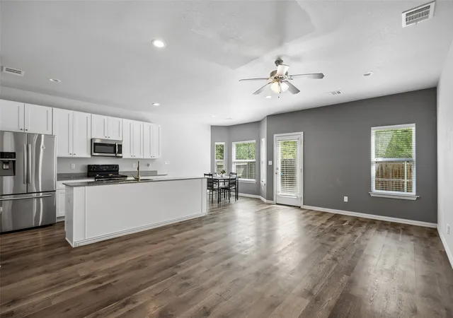 Homes for sale in Fort Worth, TX | 2801 17Th St, Fort Worth, TX 76106 | MLS# 21253340