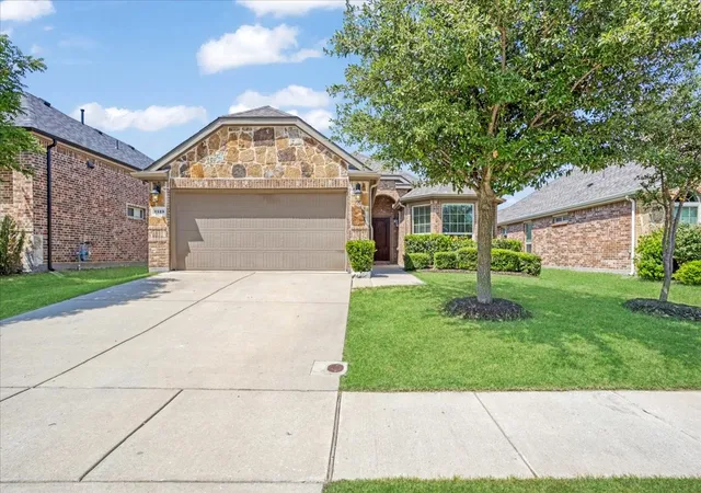 Photo 2 of Single family home for sale at 1125 Elizabeth St, Anna, TX 75409 | MLS# 21254401 | Listing updated on 2026-08-31