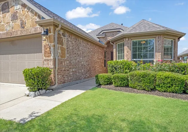 Photo 3 of Single family home for sale at 1125 Elizabeth St, Anna, TX 75409 | MLS# 21254401 | Listing updated on 2026-08-31