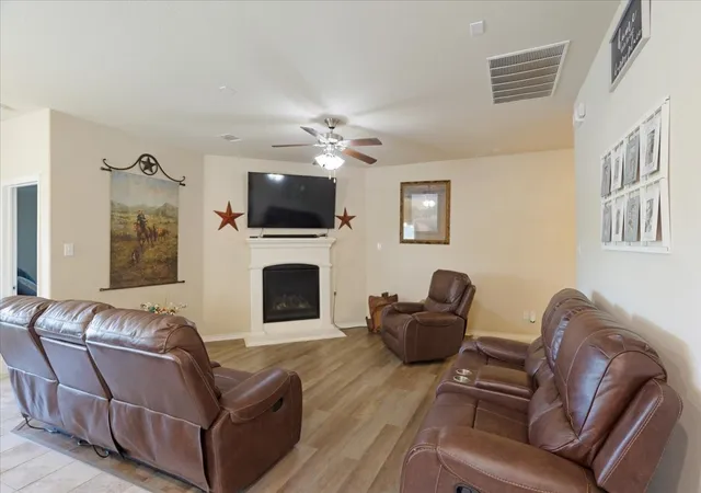 Photo 4 of Single family home for sale at 1125 Elizabeth St, Anna, TX 75409 | MLS# 21254401 | Listing updated on 2026-08-31