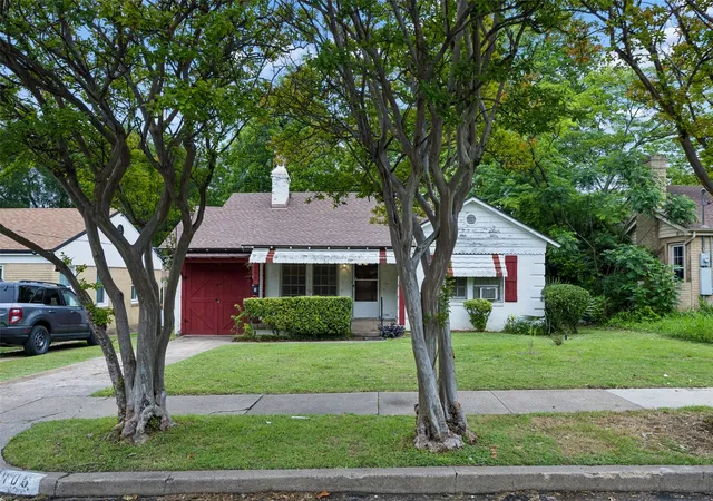 Homes for sale in Dallas, TX | 106 N Briscoe Blvd, Dallas, TX 75211 | MLS# 21247074
