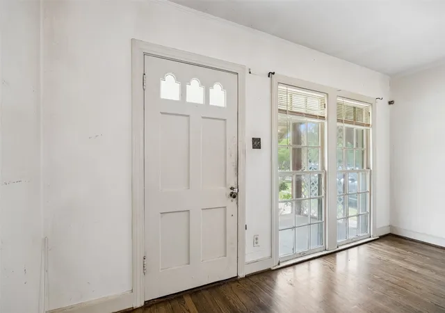 Homes for sale in Dallas, TX | 106 N Briscoe Blvd, Dallas, TX 75211 | MLS# 21247074