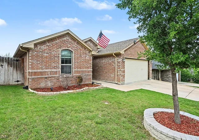 Homes for sale in White Settlement, TX | 808 N Ridge Dr, White Settlement, TX 76108 | MLS# 21254020