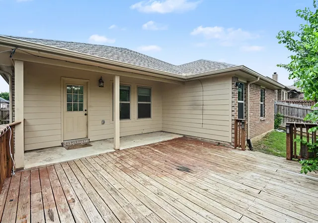 Homes for sale in White Settlement, TX | 808 N Ridge Dr, White Settlement, TX 76108 | MLS# 21254020