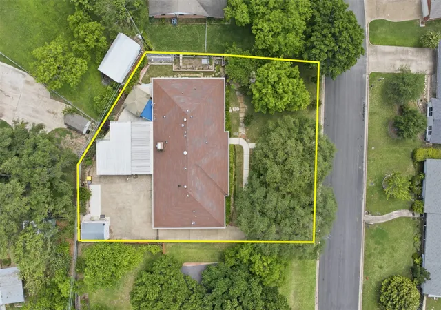 Homes for sale in Woodway, TX | 1209 Southwood Dr, Woodway, TX 76712 | MLS# 21252885