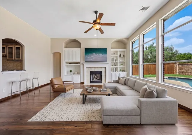 4th image of 8330 Elena Dr, Lantana, TX 76226 | MLS# 21254124