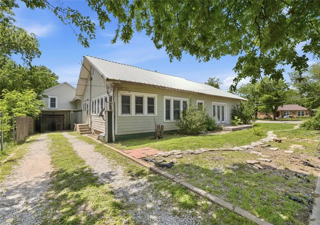 Homes for sale in Goldthwaite, TX | 701 4th St, Goldthwaite, TX 76844 | MLS# 21249612