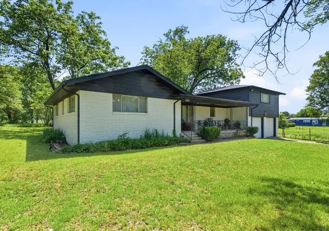 Photo 2 of Single family home for sale at 7485 Portwood Rd, Azle, TX 76020 | MLS# 21254291 | Listing updated on 2026-07-07