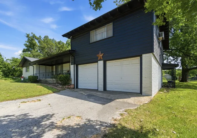 Photo 3 of Single family home for sale at 7485 Portwood Rd, Azle, TX 76020 | MLS# 21254291 | Listing updated on 2026-07-07