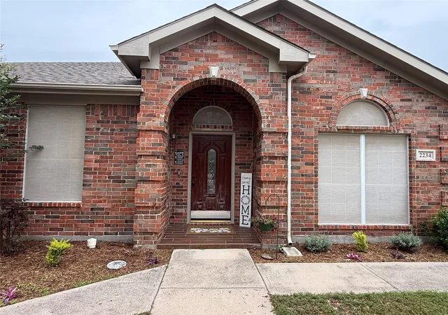 Photo 2 of Single family home for sale at 2234 Summer Brook Dr, Weatherford, TX 76087 | MLS# 21174921 | Listing updated on 2026-07-14