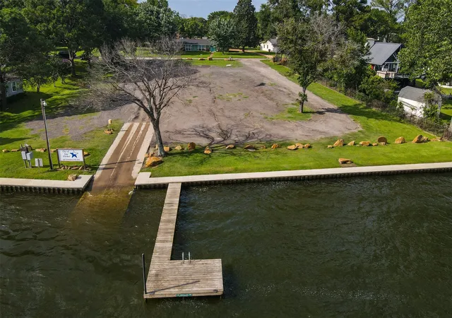 Homes for sale in Star Harbor, TX | 30 Rainbow Dr, Star Harbor, TX 75148 | MLS# 21254831