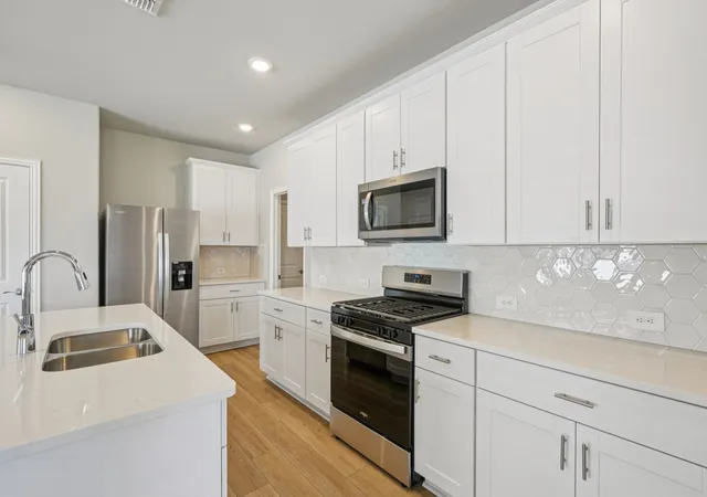 Photo 4 of Single family home for sale at 3518 Bridgeport Dr, Farmersville, TX 75442 | MLS# 21253949 | Listing updated on 2026-08-25