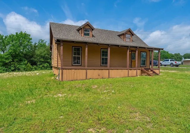 Homes for sale in Forestburg, TX | 371 Spring St, Forestburg, TX 76239 | MLS# 21254927