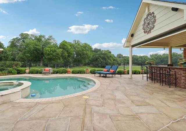 Photo 3 of Single family home for sale at 3109 Shadow Dr W, Arlington, TX 76006 | MLS# 21253800 | Listing updated on 2026-09-26