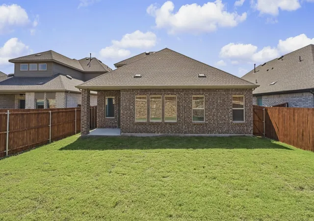 Photo 3 of Single family home for sale at 10021 Silver Nugget St, Aubrey, TX 76227 | MLS# 21254954 | Listing updated on 2026-10-06