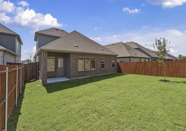 Photo 4 of Single family home for sale at 10021 Silver Nugget St, Aubrey, TX 76227 | MLS# 21254954 | Listing updated on 2026-10-06