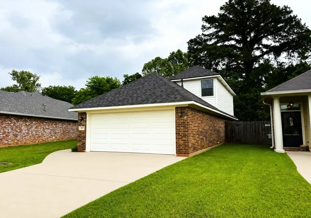 Homes for sale in Bossier City, LA | 2017 Wild Iris Dr, Bossier City, LA 71112 | MLS# 21254991