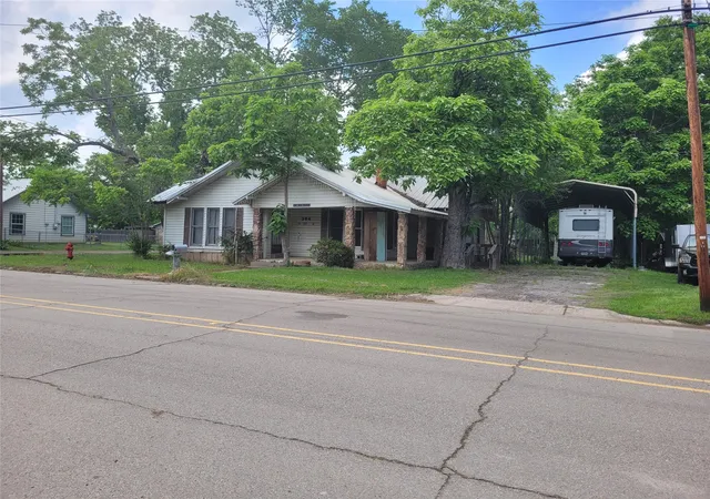 Homes for sale in Deport, TX | 384 Monroe, Deport, TX 75435 | MLS# 21254940