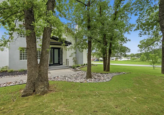 Photo 3 of Single family home for sale at 316 Comanche Dr, Gainesville, TX 76240 | MLS# 21250187 | Listing updated on 2026-07-27